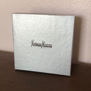 Neiman Marcus jewelry gift box gift 💝